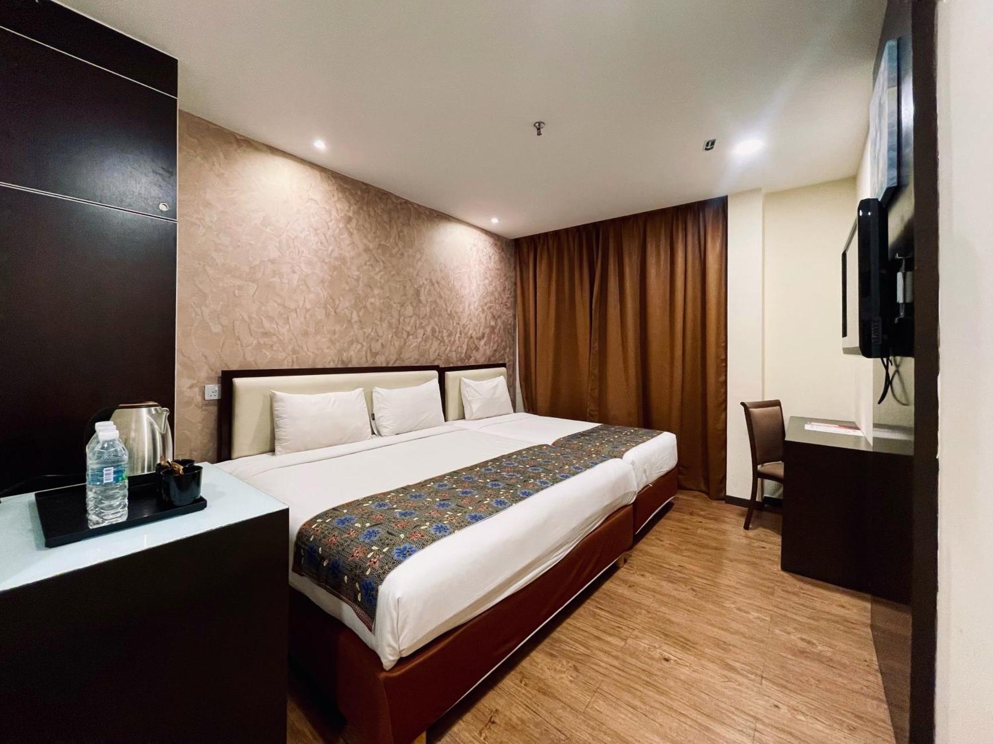 Triple Room,1536183628:JPEG